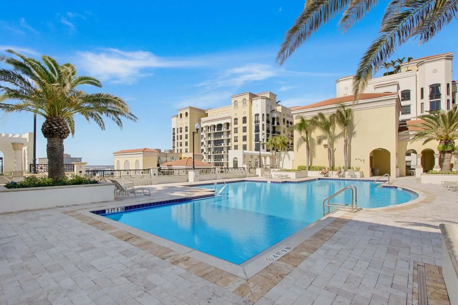 801 S Olive Avenue, #902