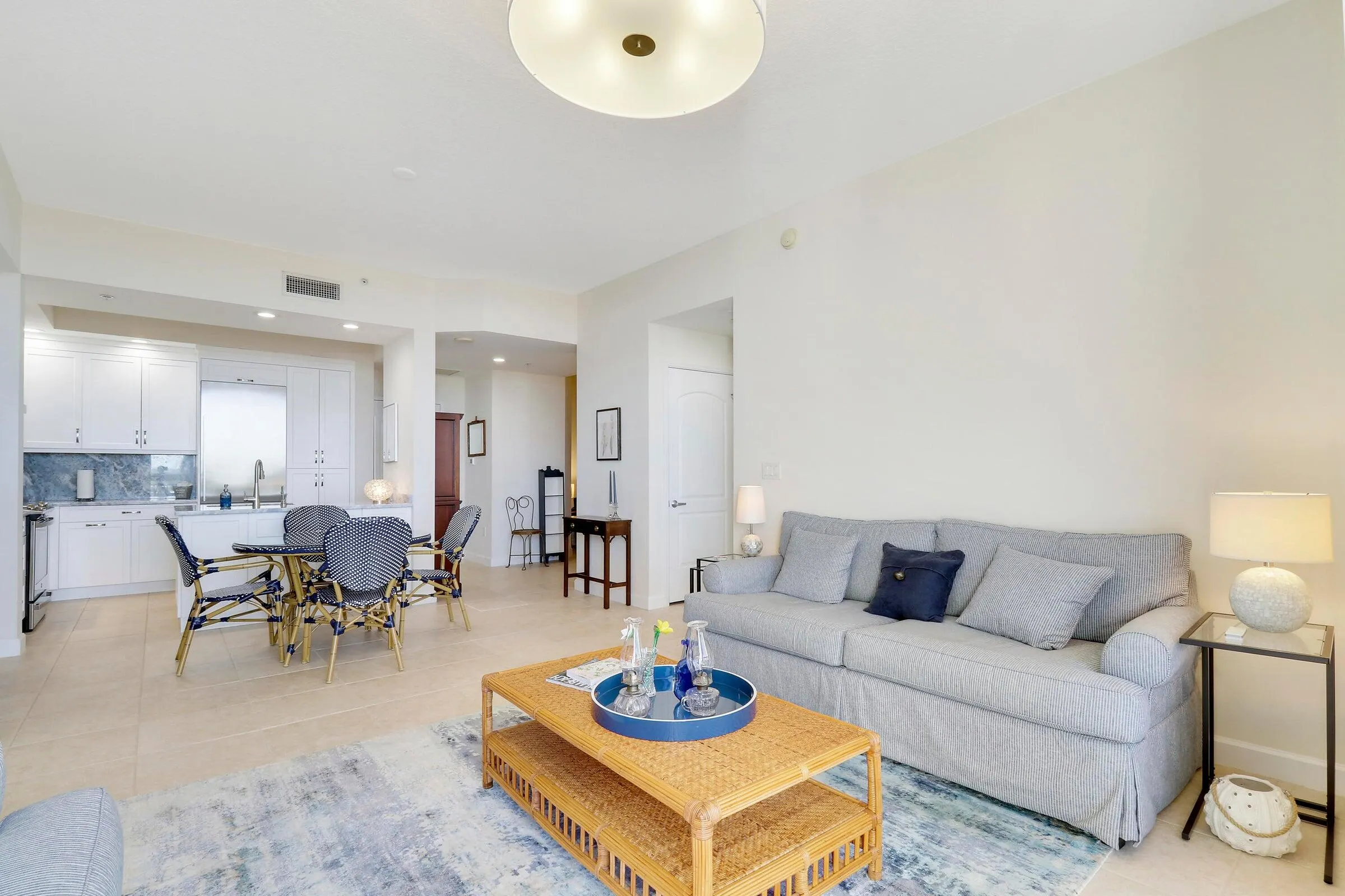 801 S Olive Avenue, #902
