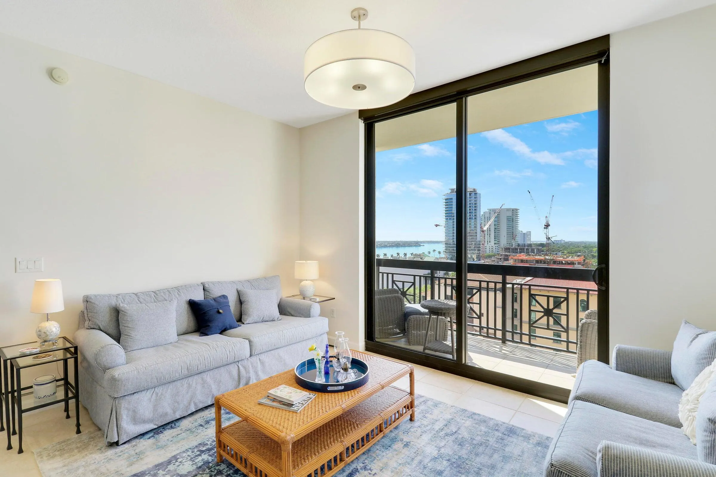 801 S Olive Avenue, #902