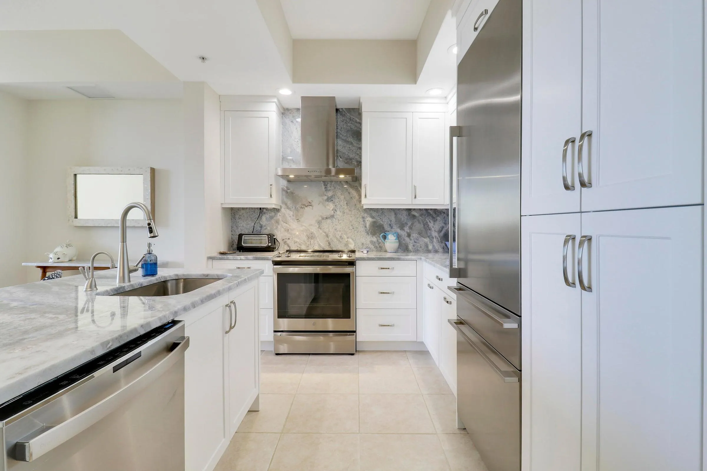 801 S Olive Avenue, #902