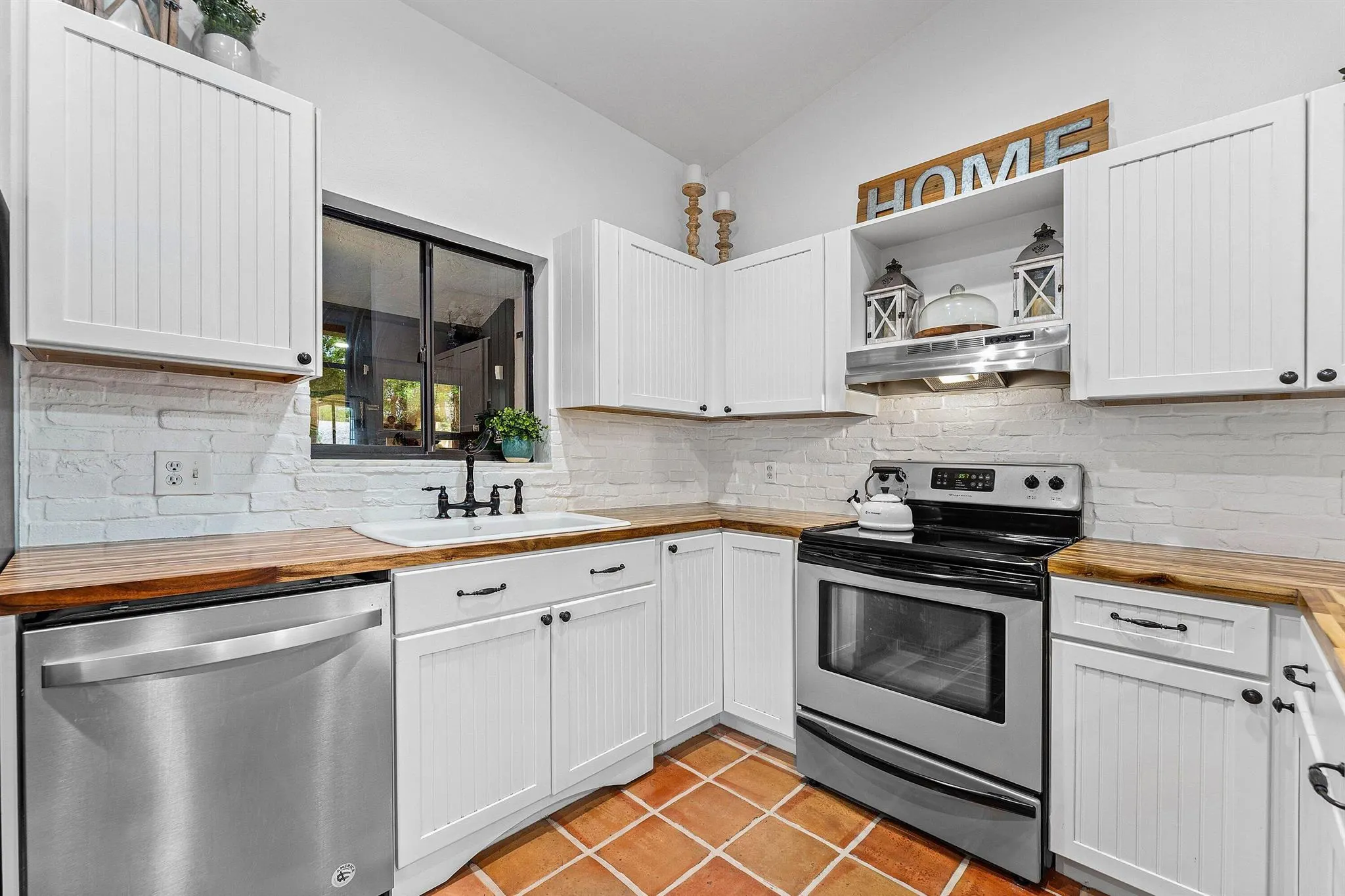 14271 Flora Lane