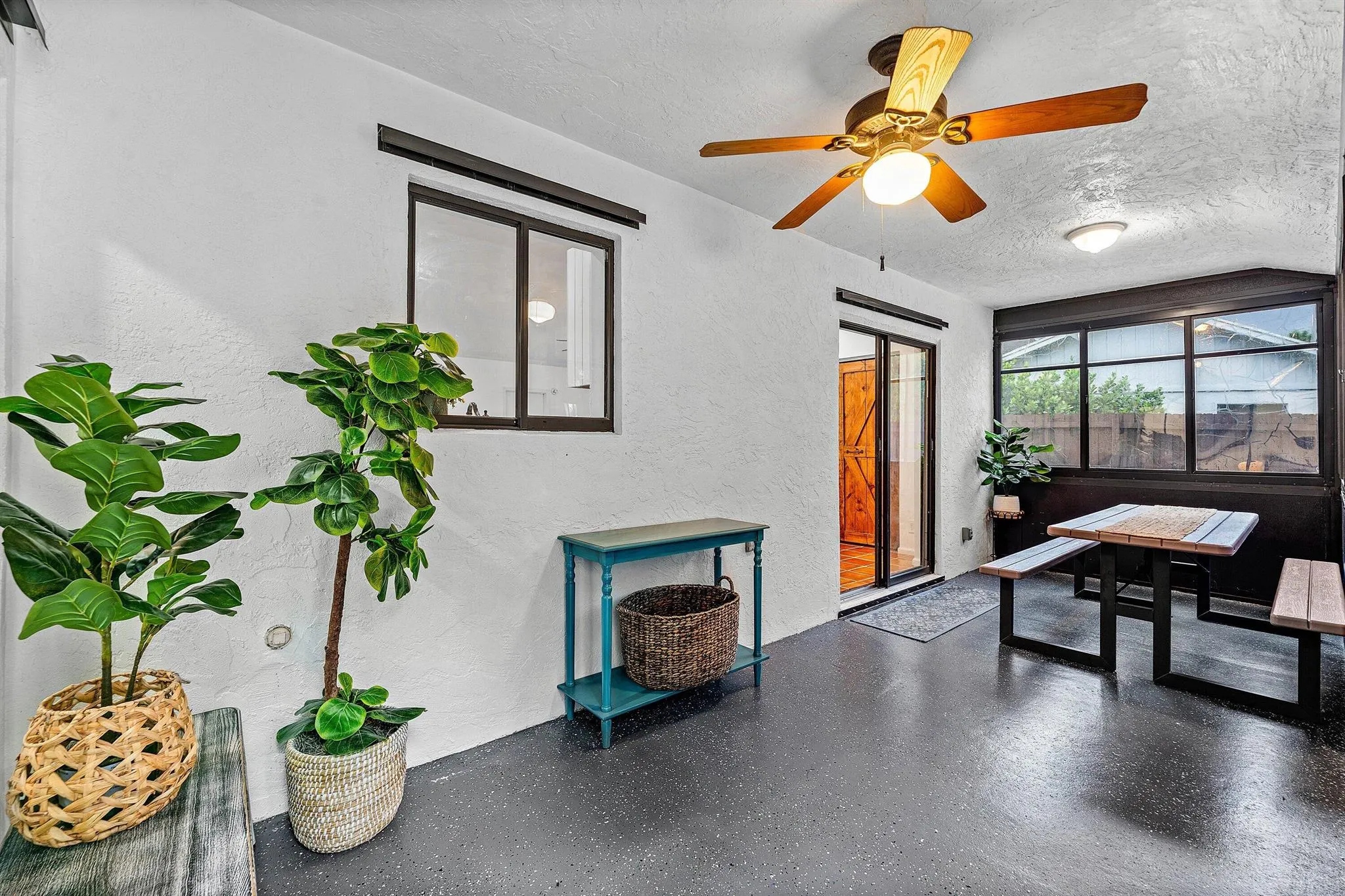 14271 Flora Lane