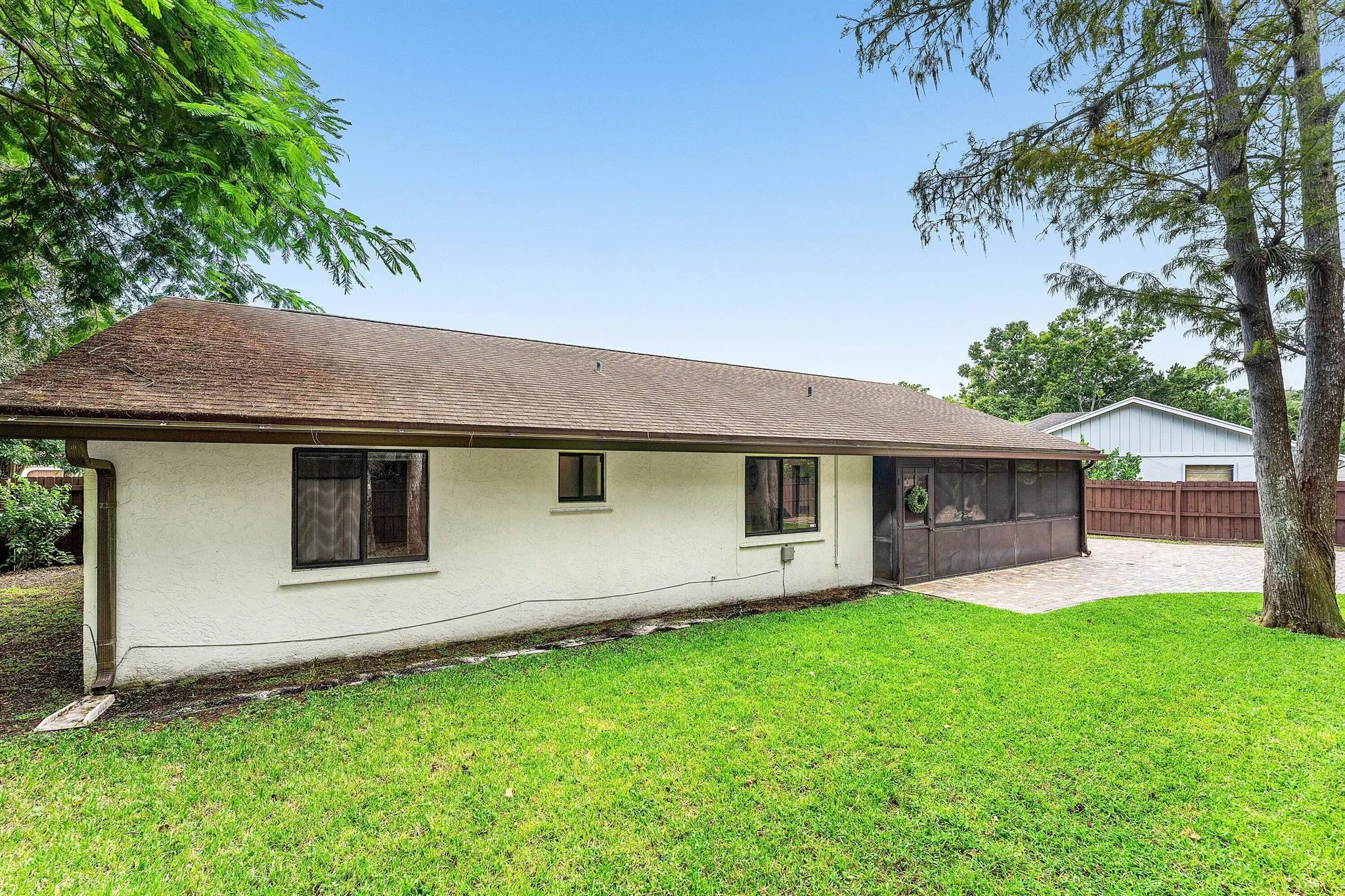 14271 Flora Lane