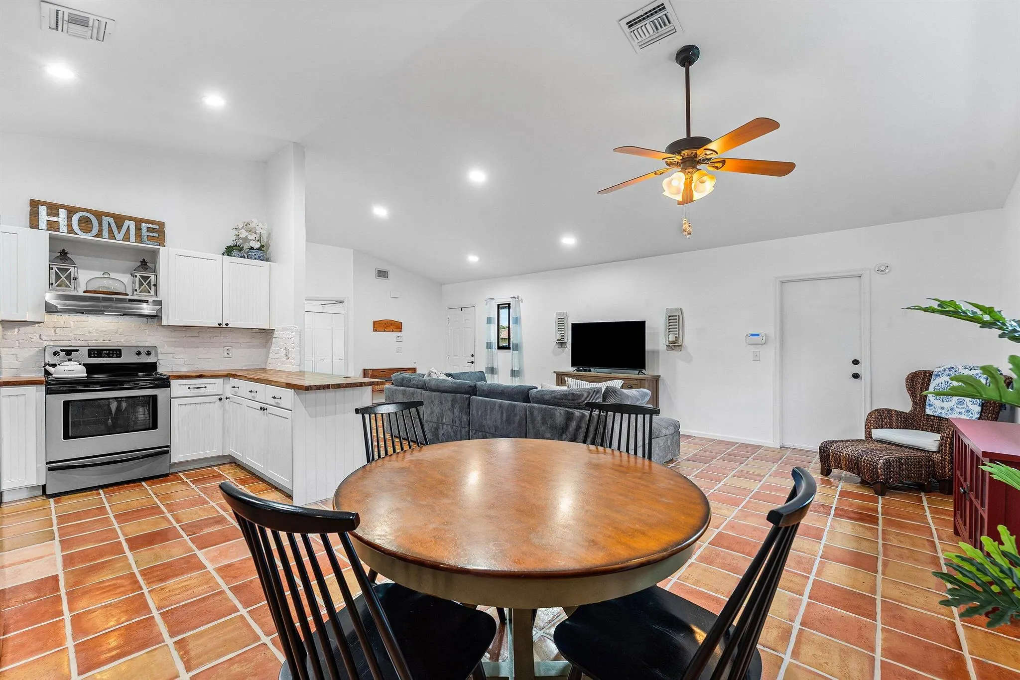 14271 Flora Lane