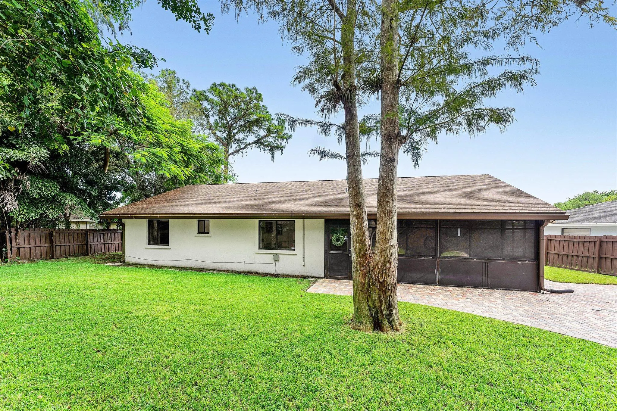 14271 Flora Lane