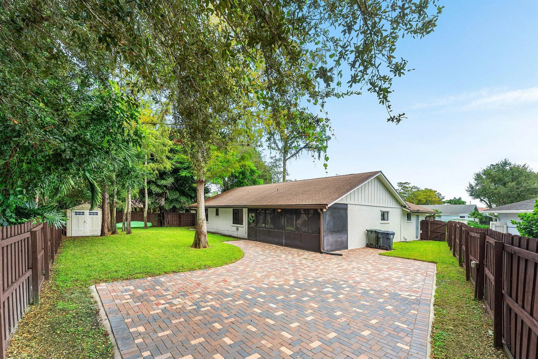 14271 Flora Lane