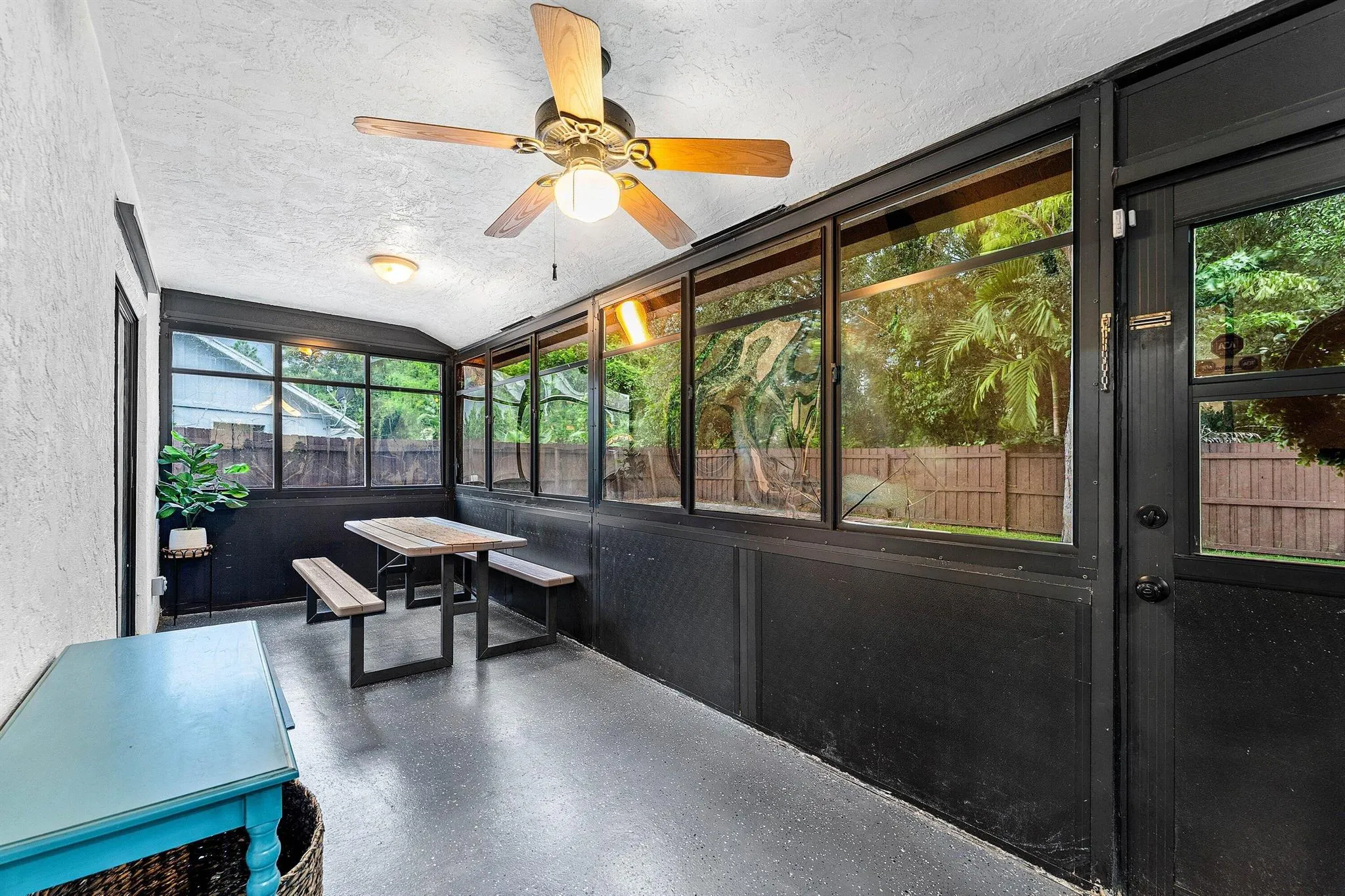 14271 Flora Lane