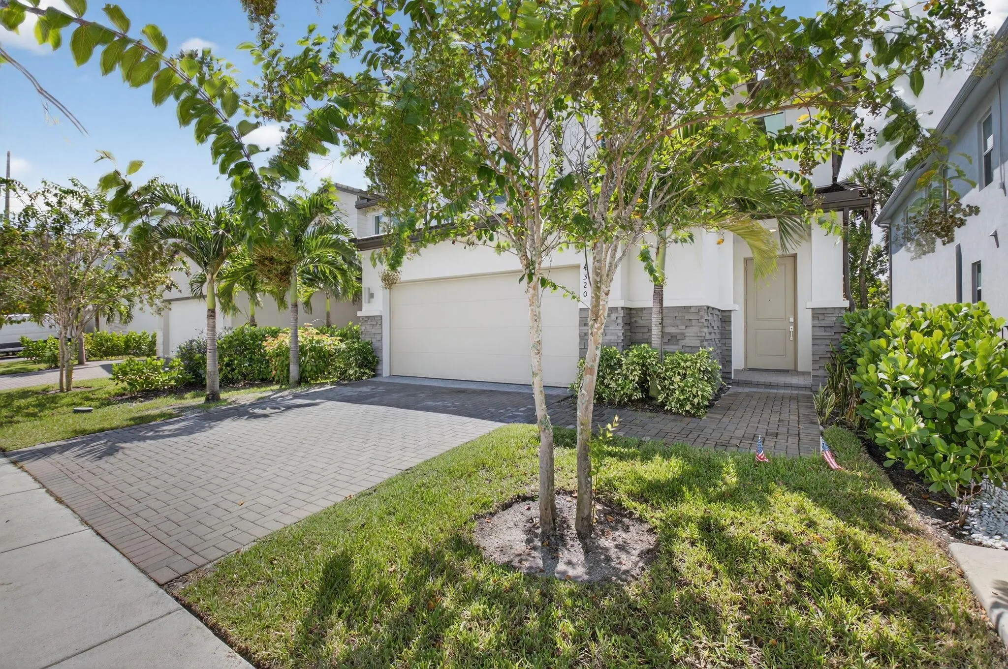 4320 Buttonwood Drive