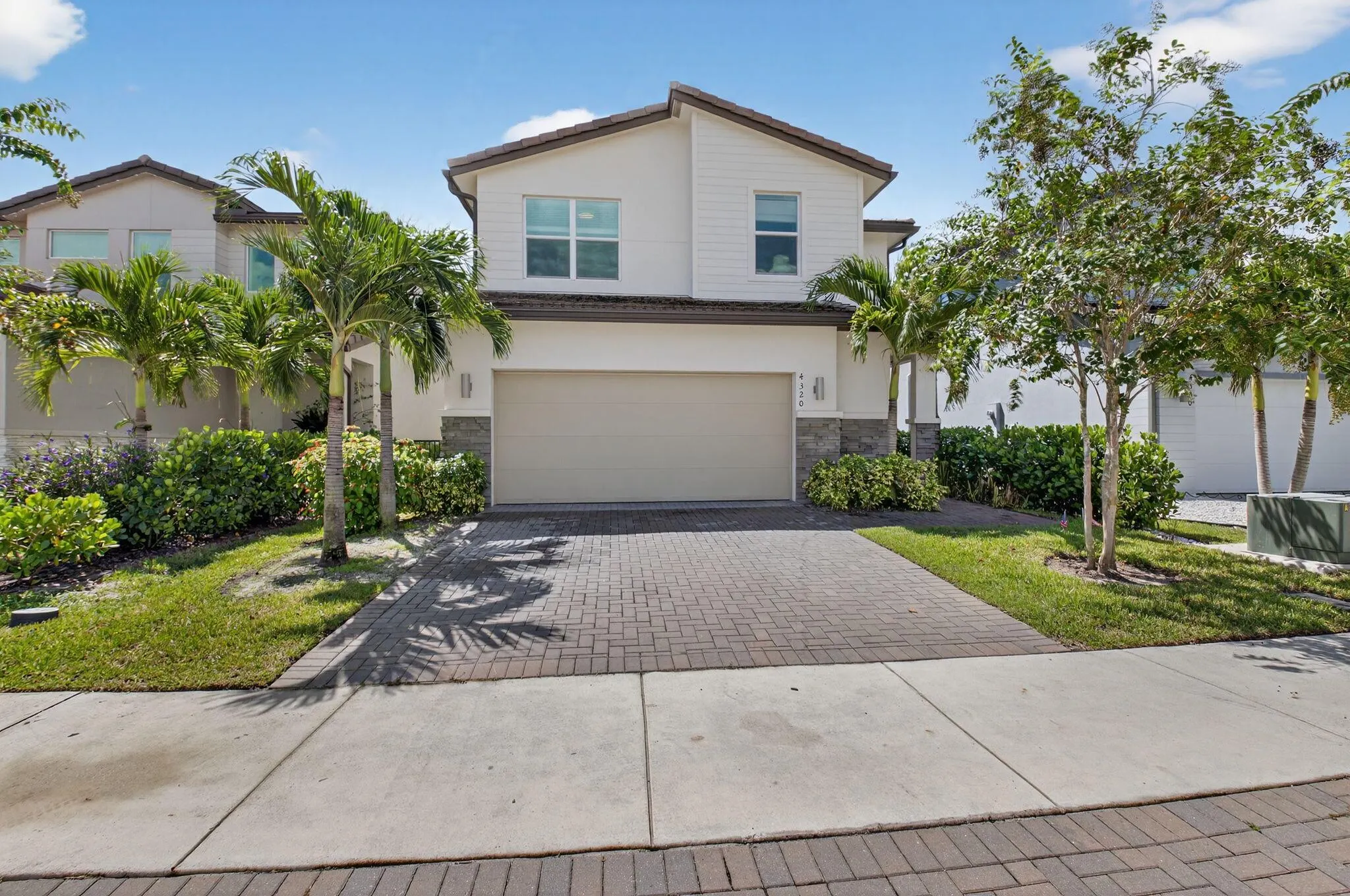 4320 Buttonwood Drive