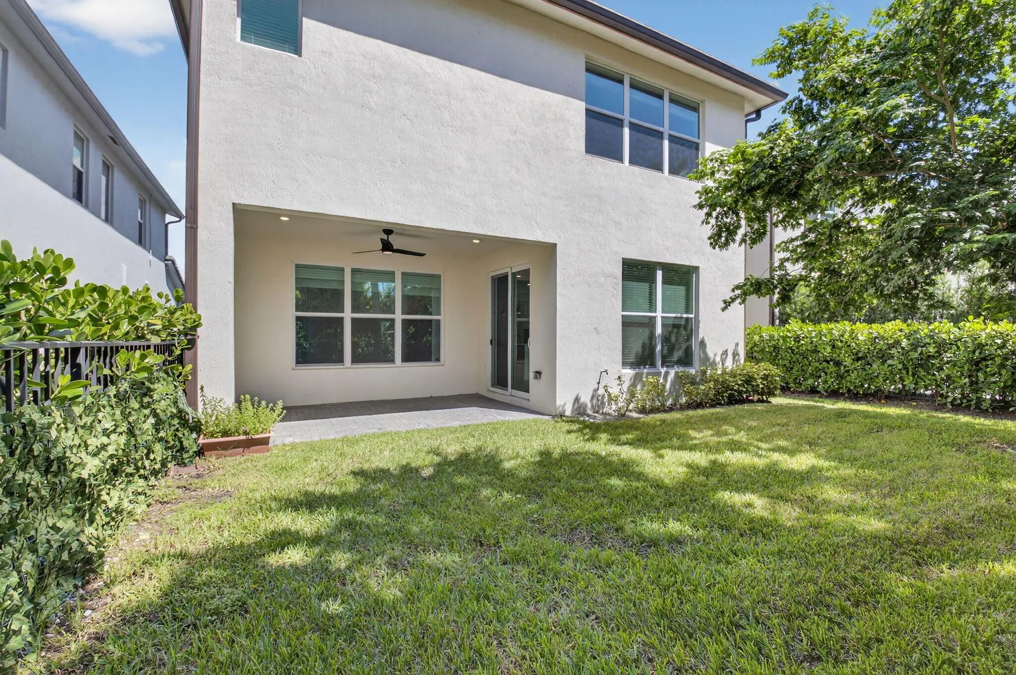 4320 Buttonwood Drive