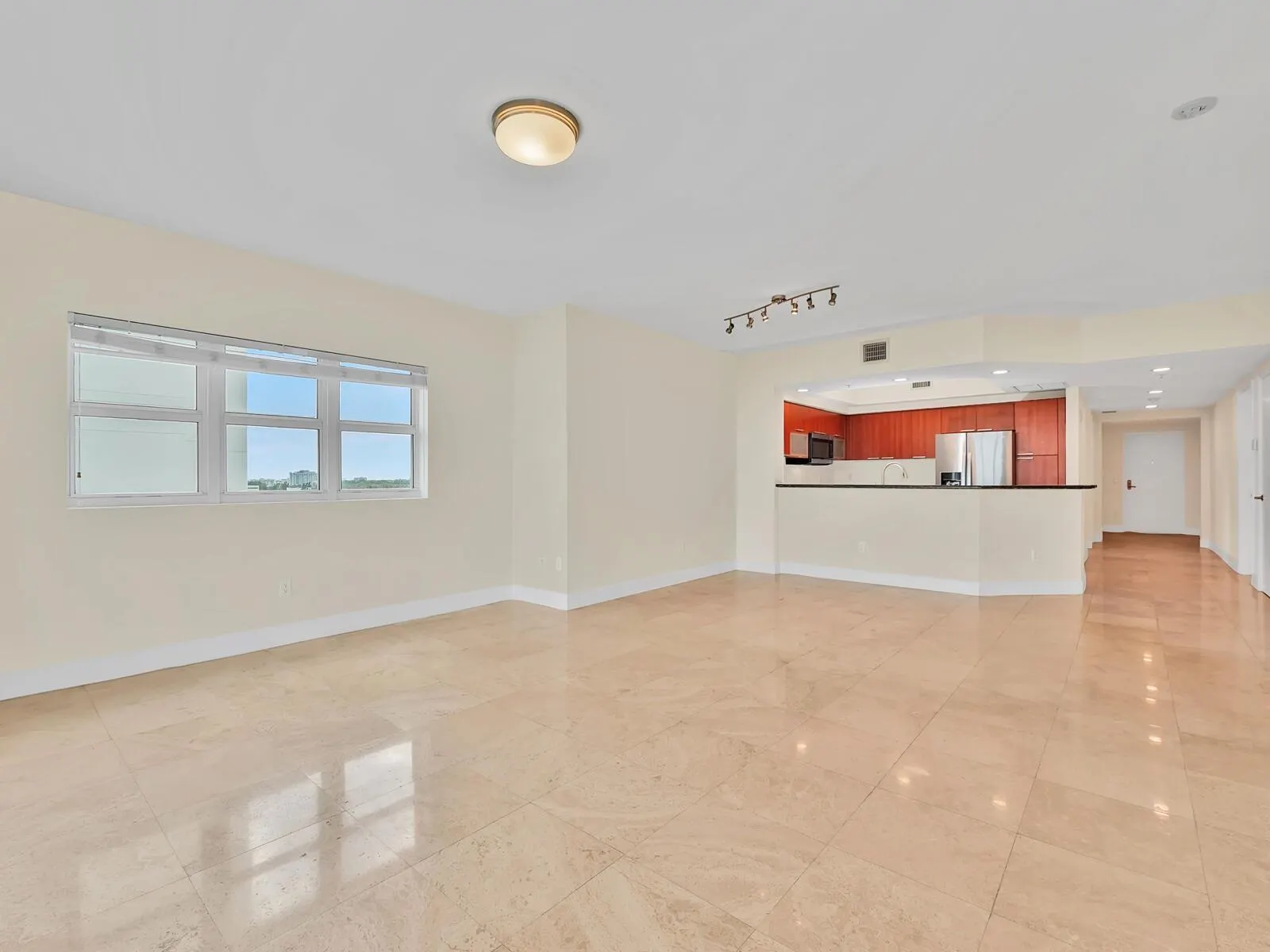 15051 Royal Oaks Lane, #906