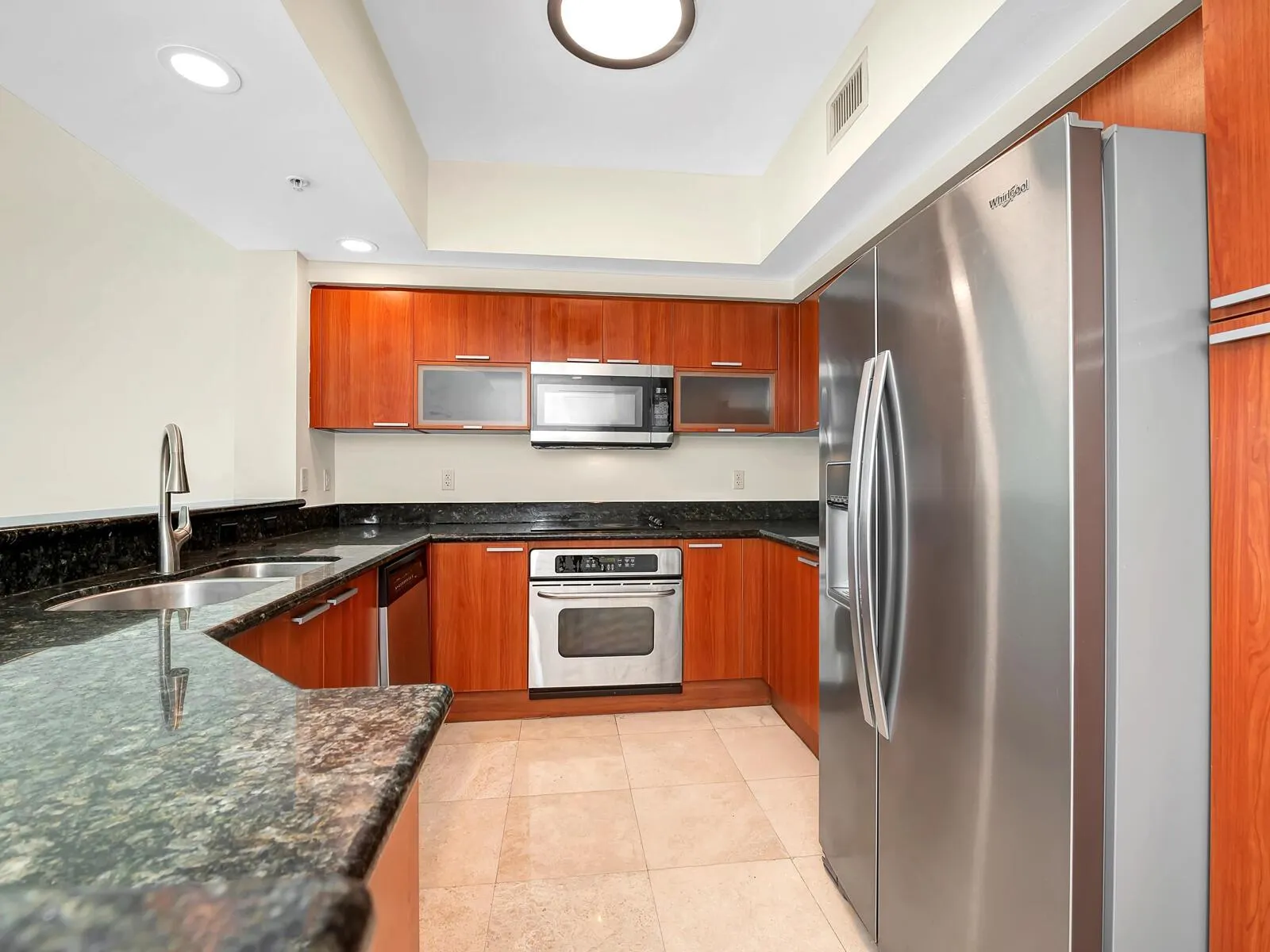 15051 Royal Oaks Lane, #906