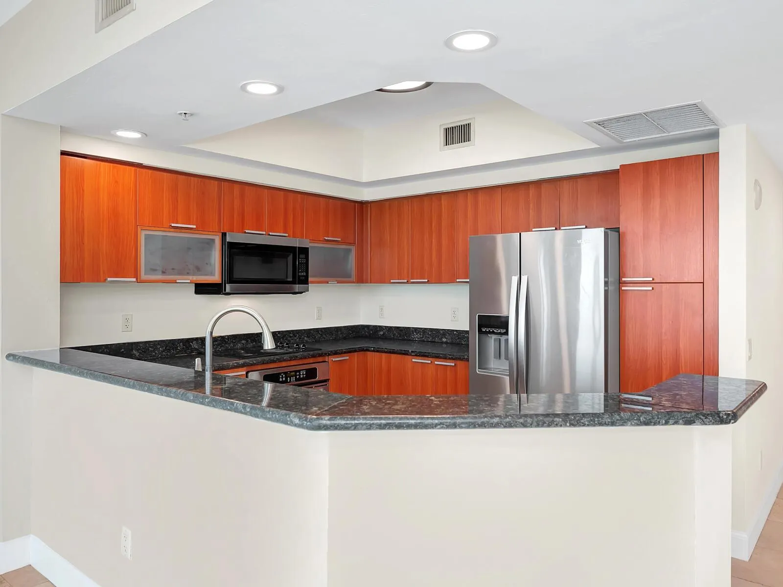 15051 Royal Oaks Lane, #906