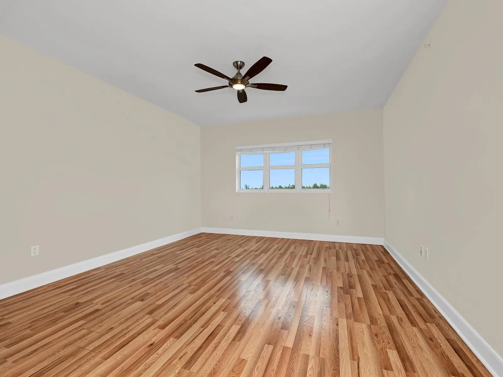 15051 Royal Oaks Lane, #906