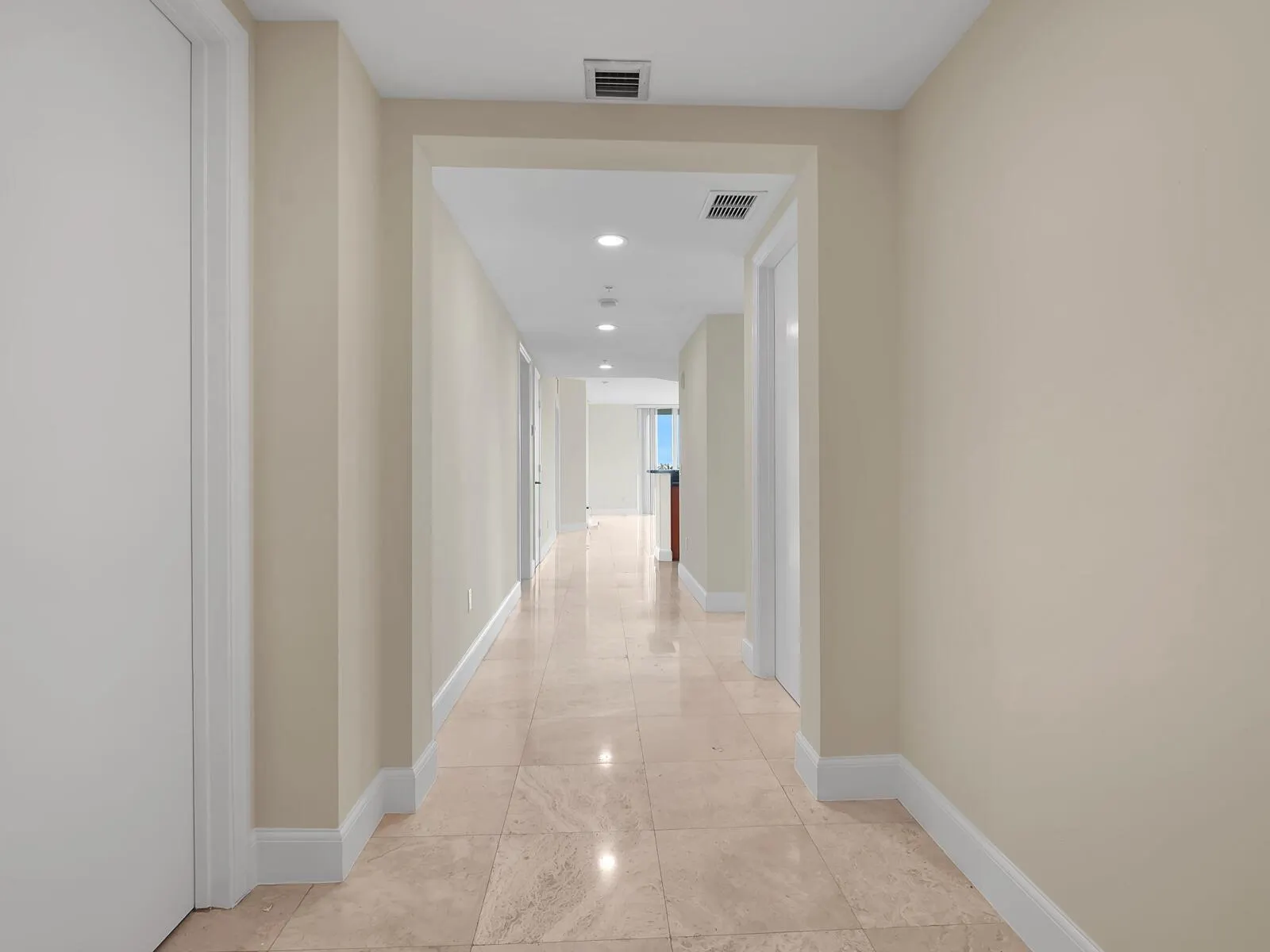 15051 Royal Oaks Lane, #906