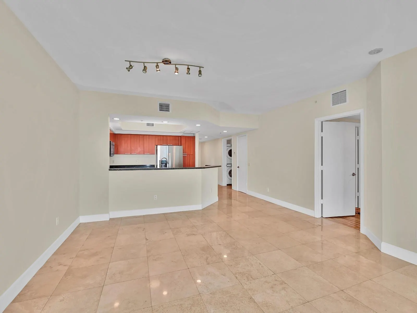 15051 Royal Oaks Lane, #906