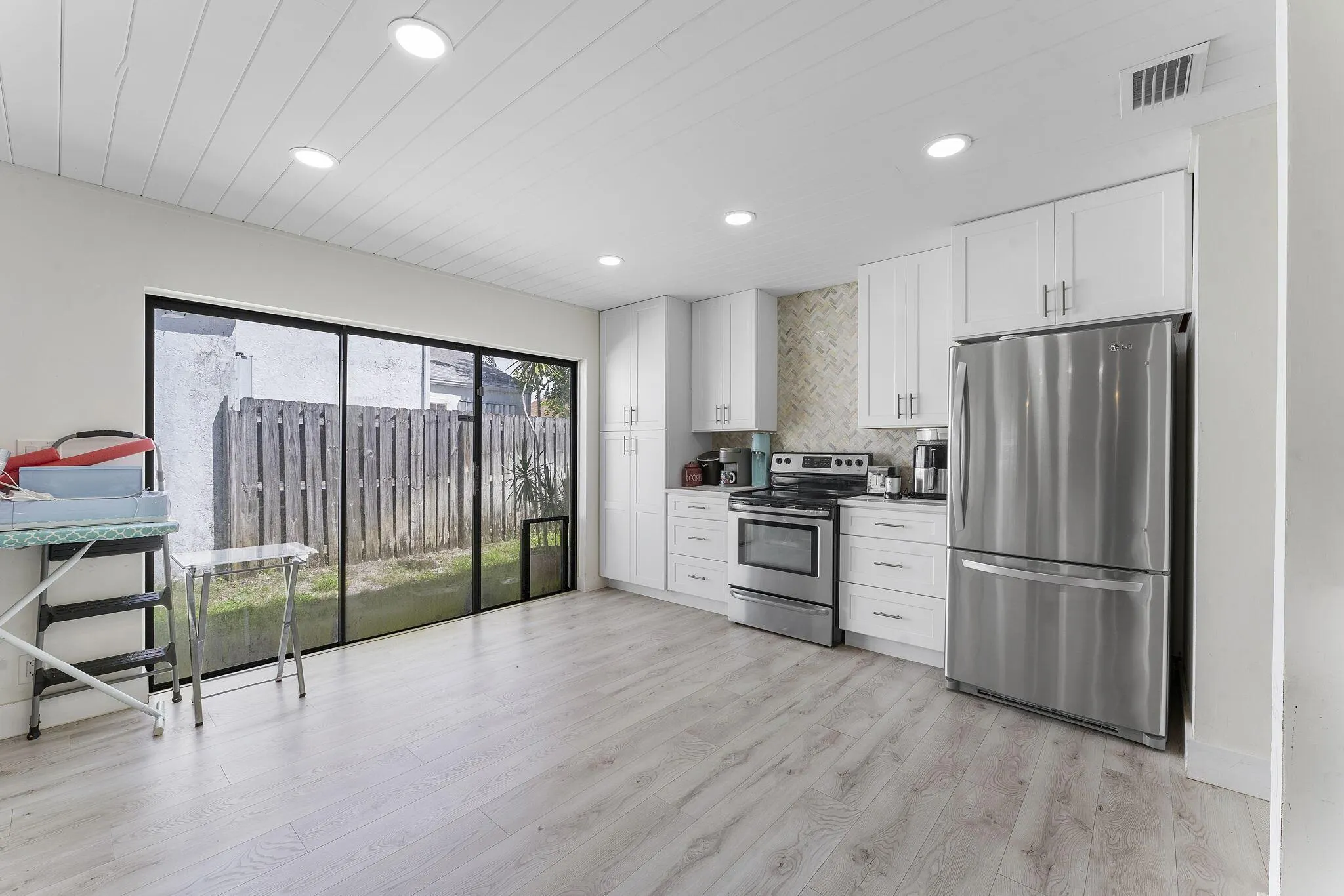 875 NW 22nd Avenue