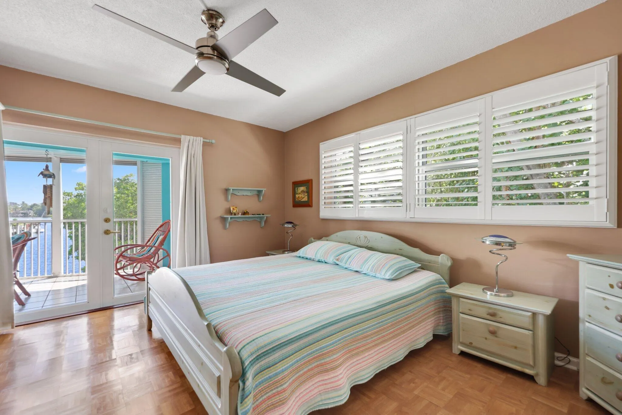 700 NE Harbour Terrace, #2350