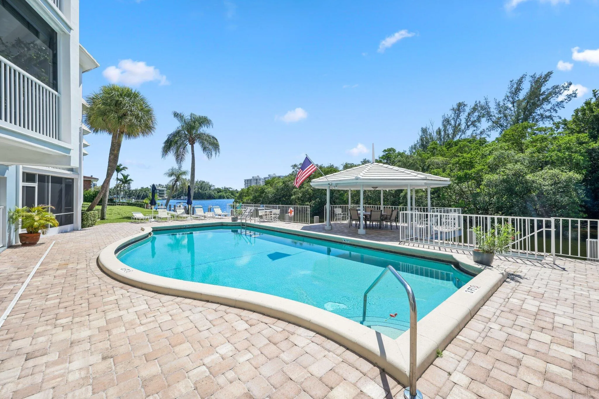 700 NE Harbour Terrace, #2350