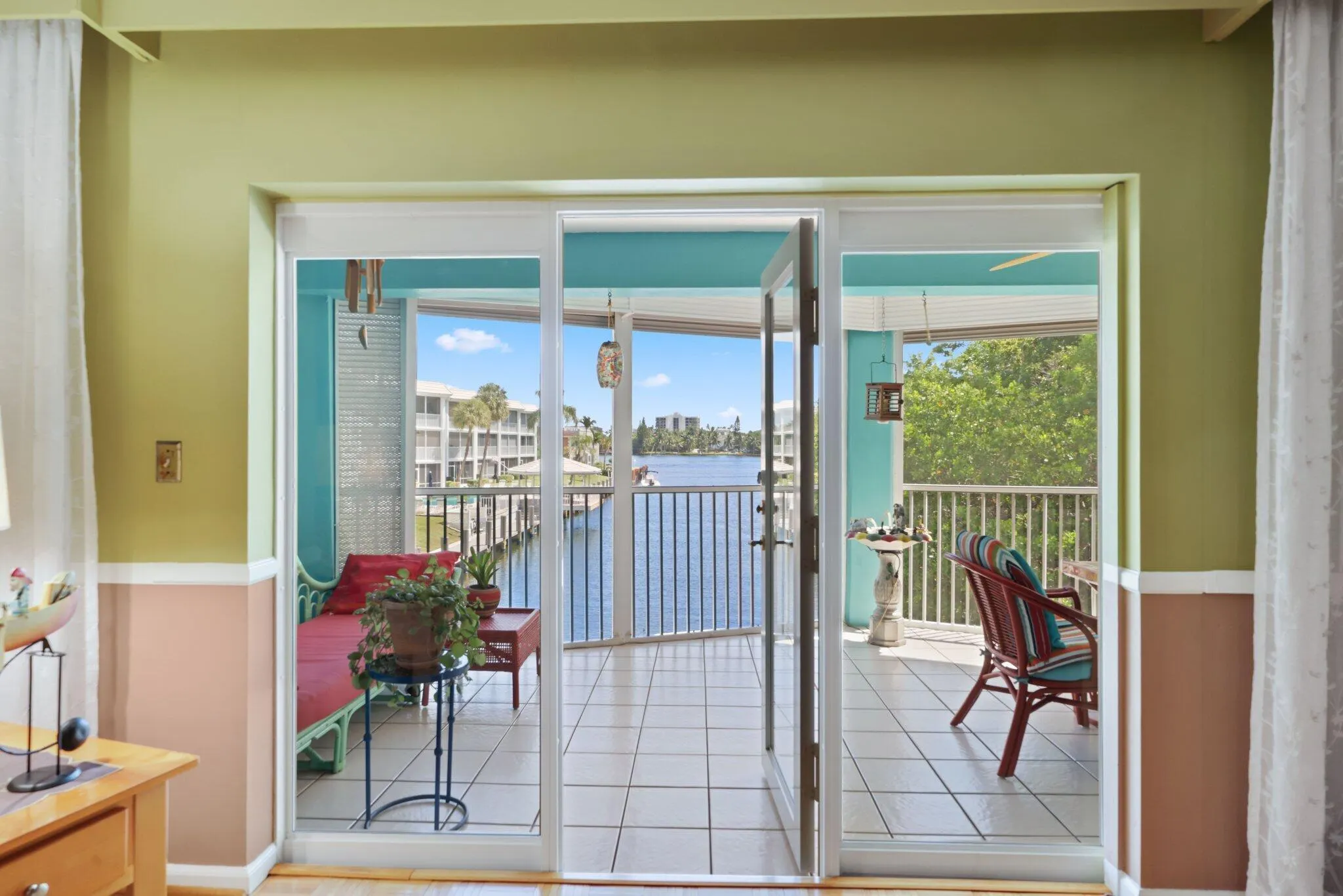 700 NE Harbour Terrace, #2350