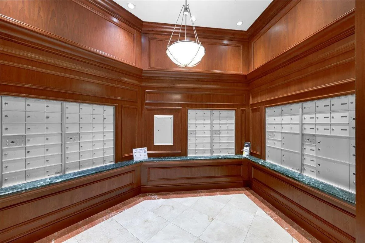 403 S Sapodilla Avenue, #405
