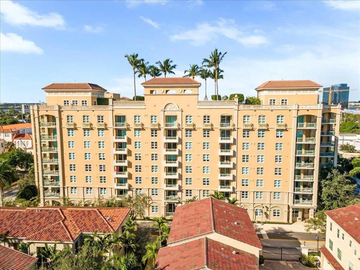 403 S Sapodilla Avenue, #405