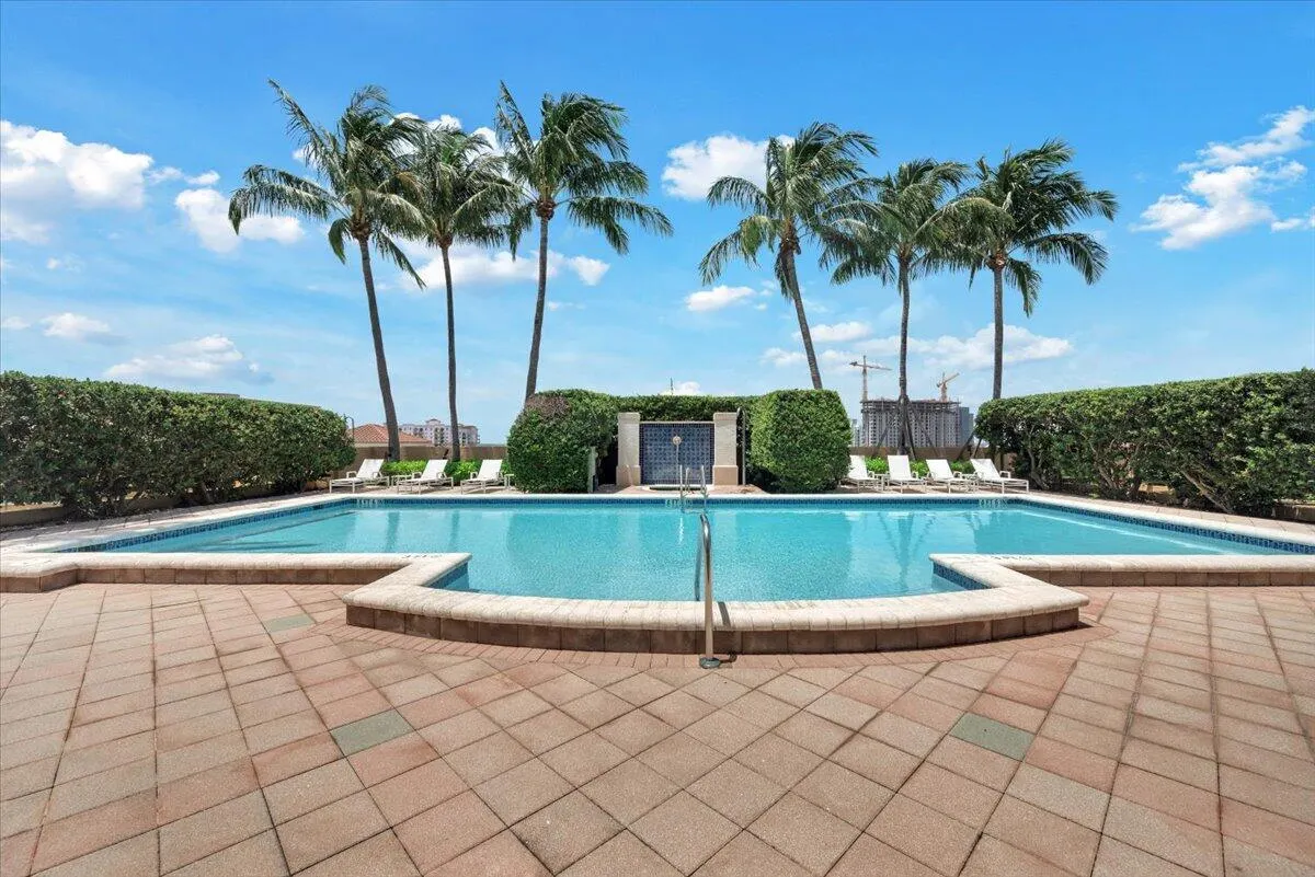 403 S Sapodilla Avenue, #405