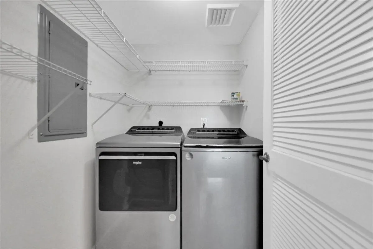 403 S Sapodilla Avenue, #405
