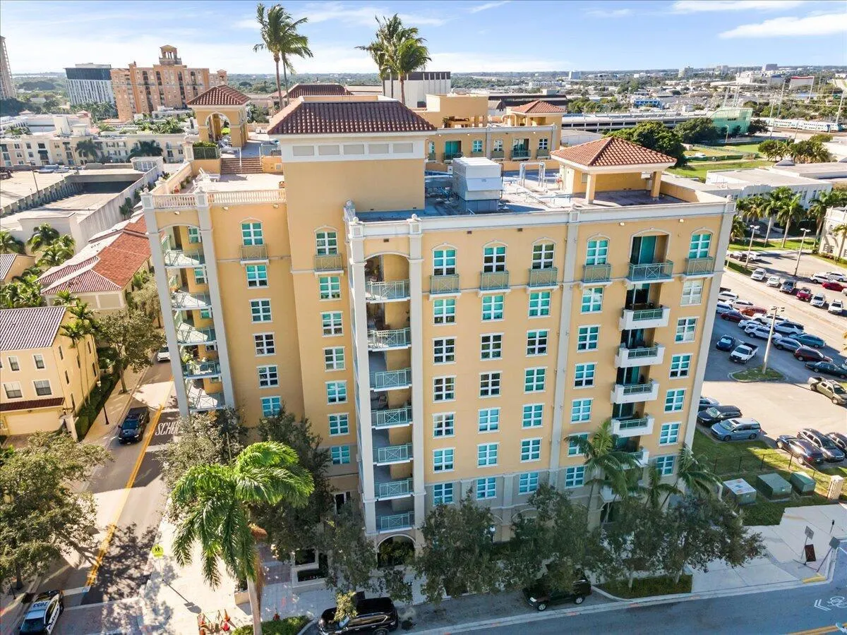 403 S Sapodilla Avenue, #405