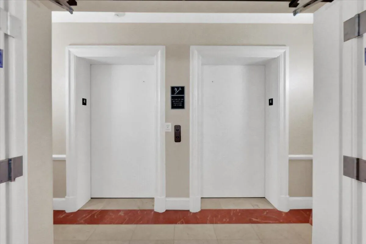 403 S Sapodilla Avenue, #405