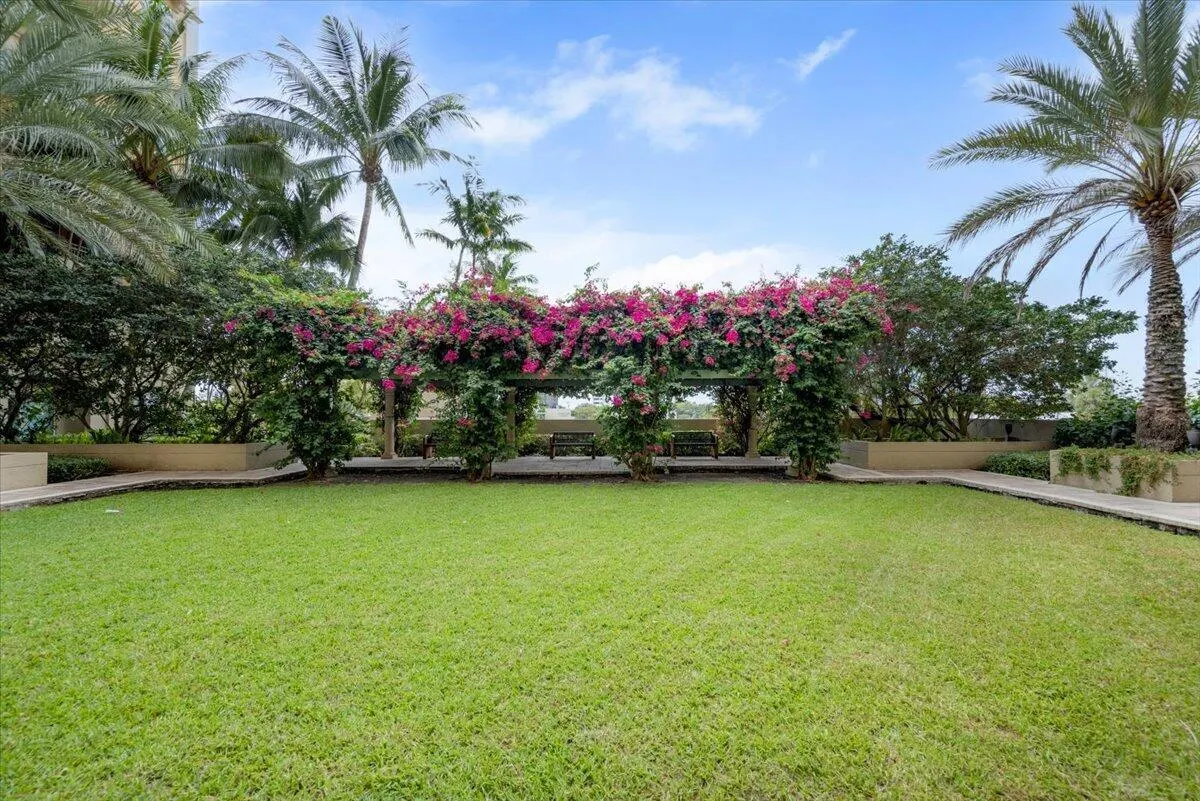 403 S Sapodilla Avenue, #405