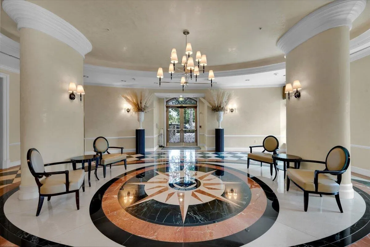 403 S Sapodilla Avenue, #405
