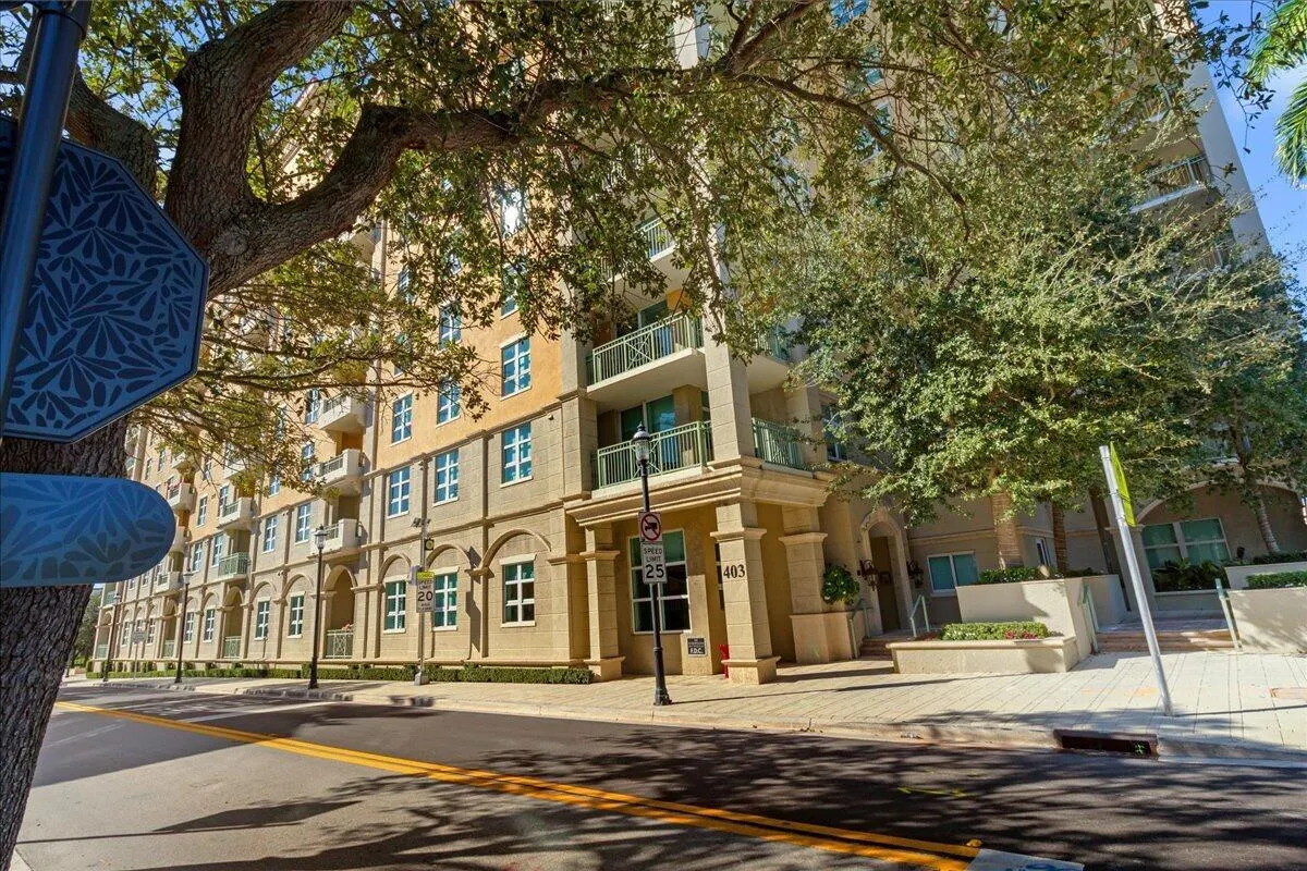 403 S Sapodilla Avenue, #405