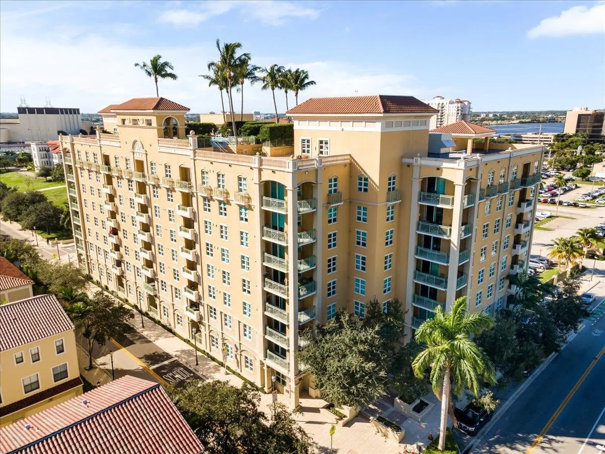 403 S Sapodilla Avenue, #405