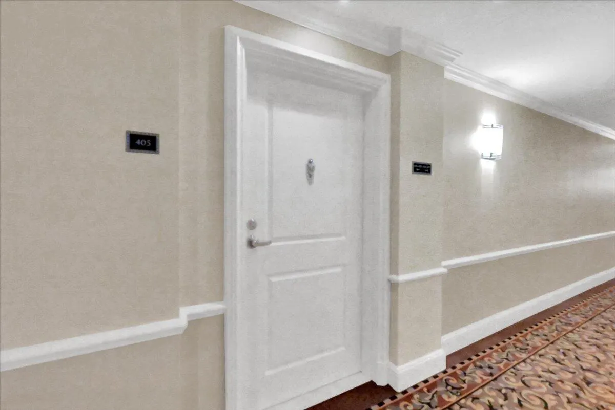 403 S Sapodilla Avenue, #405