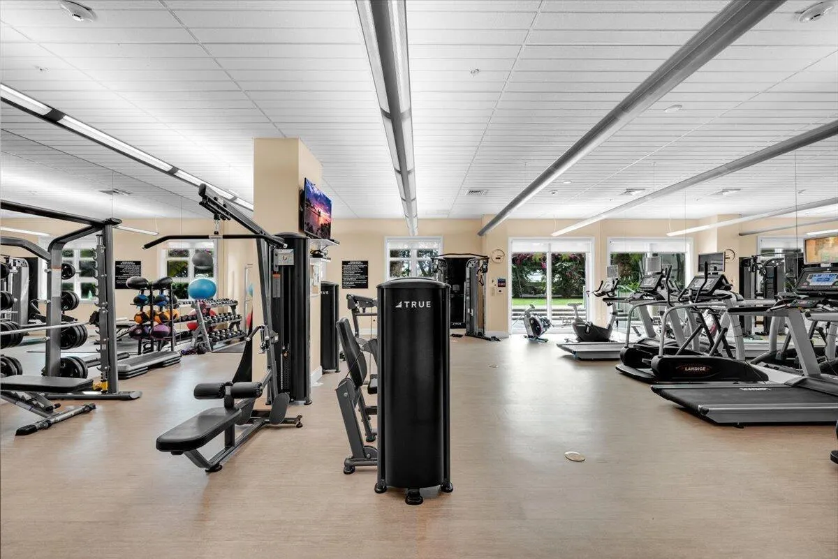 403 S Sapodilla Avenue, #405