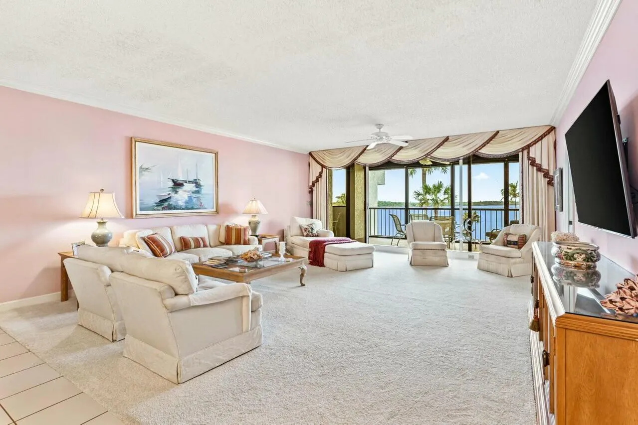 2820 SE Dune Drive, #2305