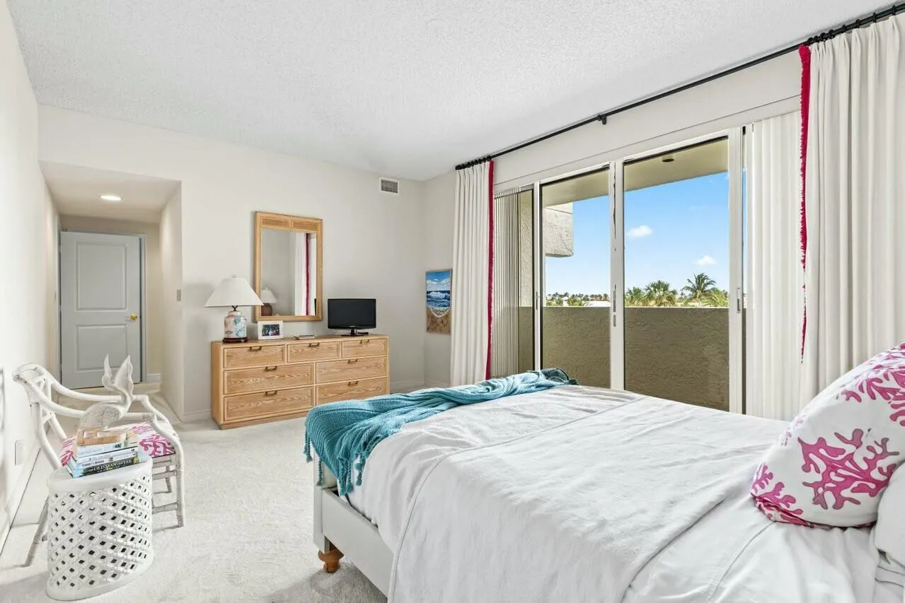 2820 SE Dune Drive, #2305