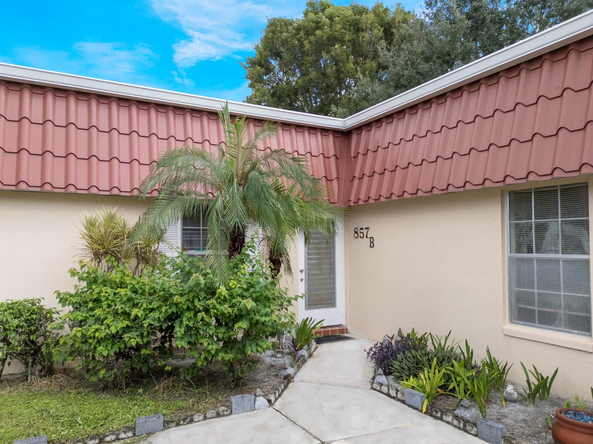 857 Worcester Lane, #B