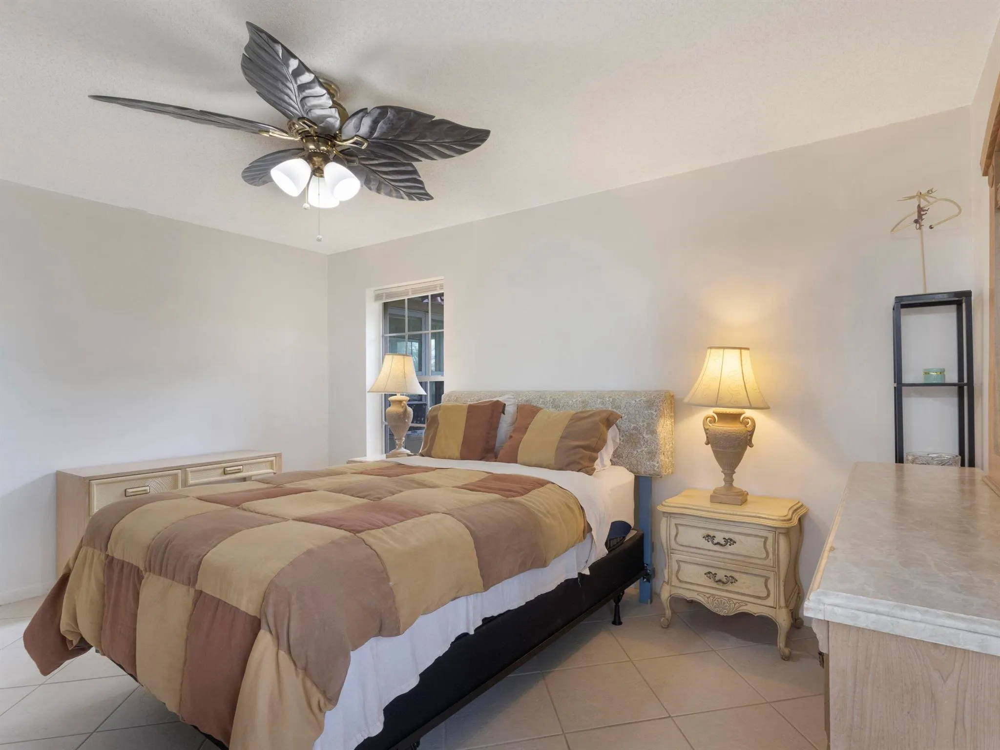 857 Worcester Lane, #B