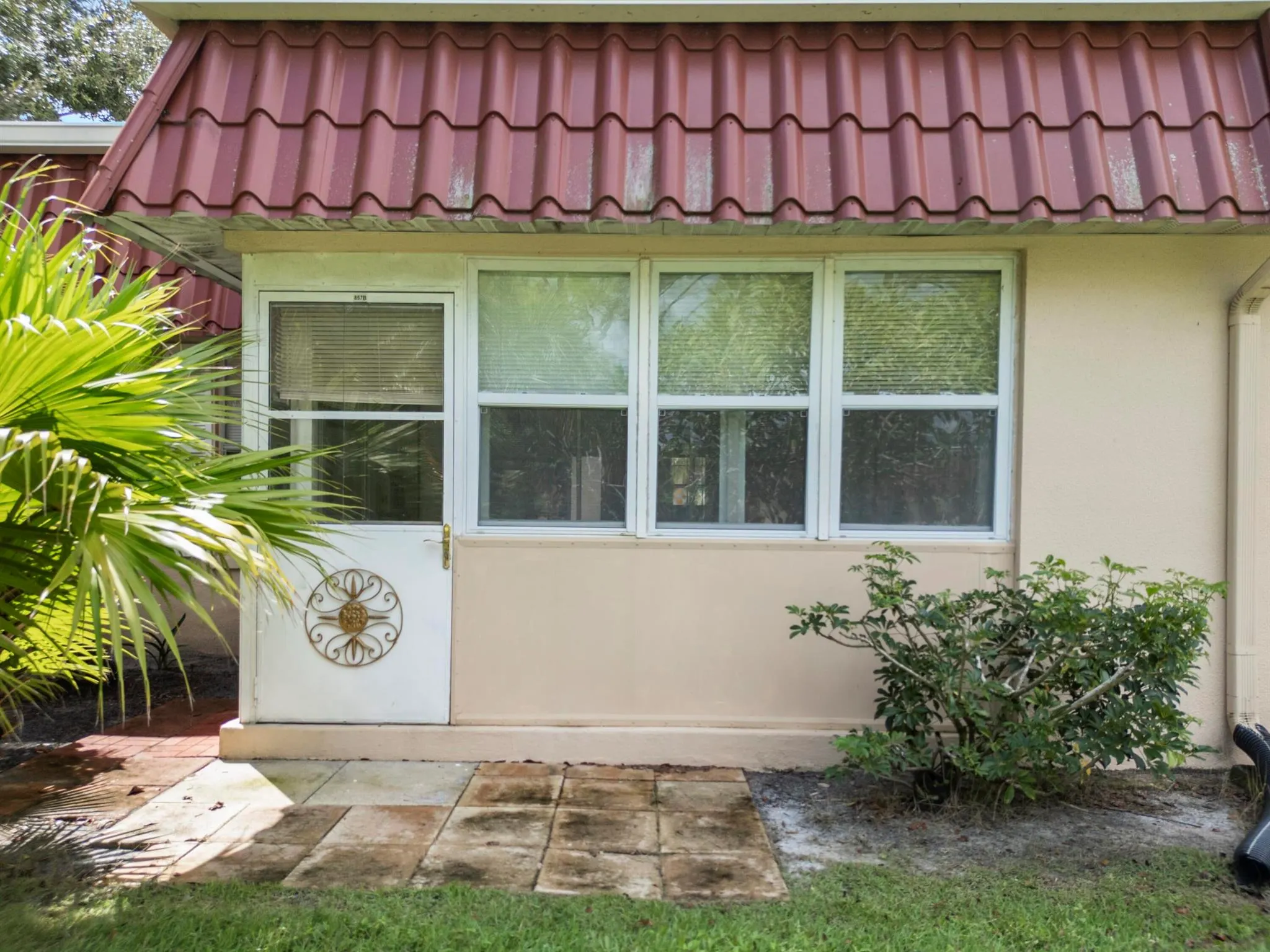 857 Worcester Lane, #B