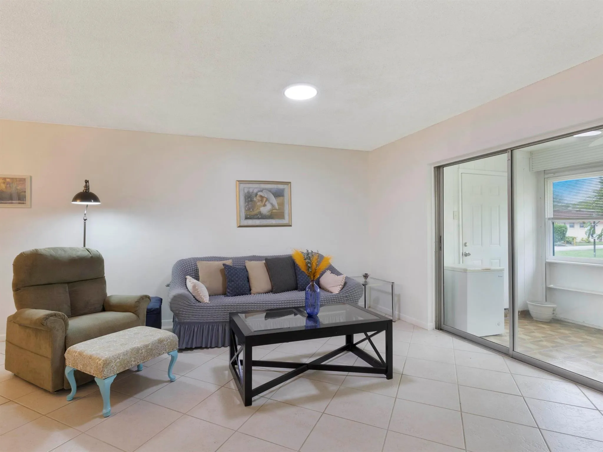 857 Worcester Lane, #B