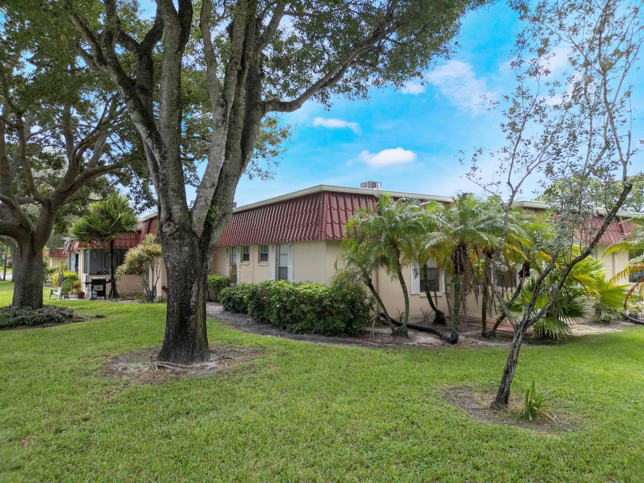 857 Worcester Lane, #B