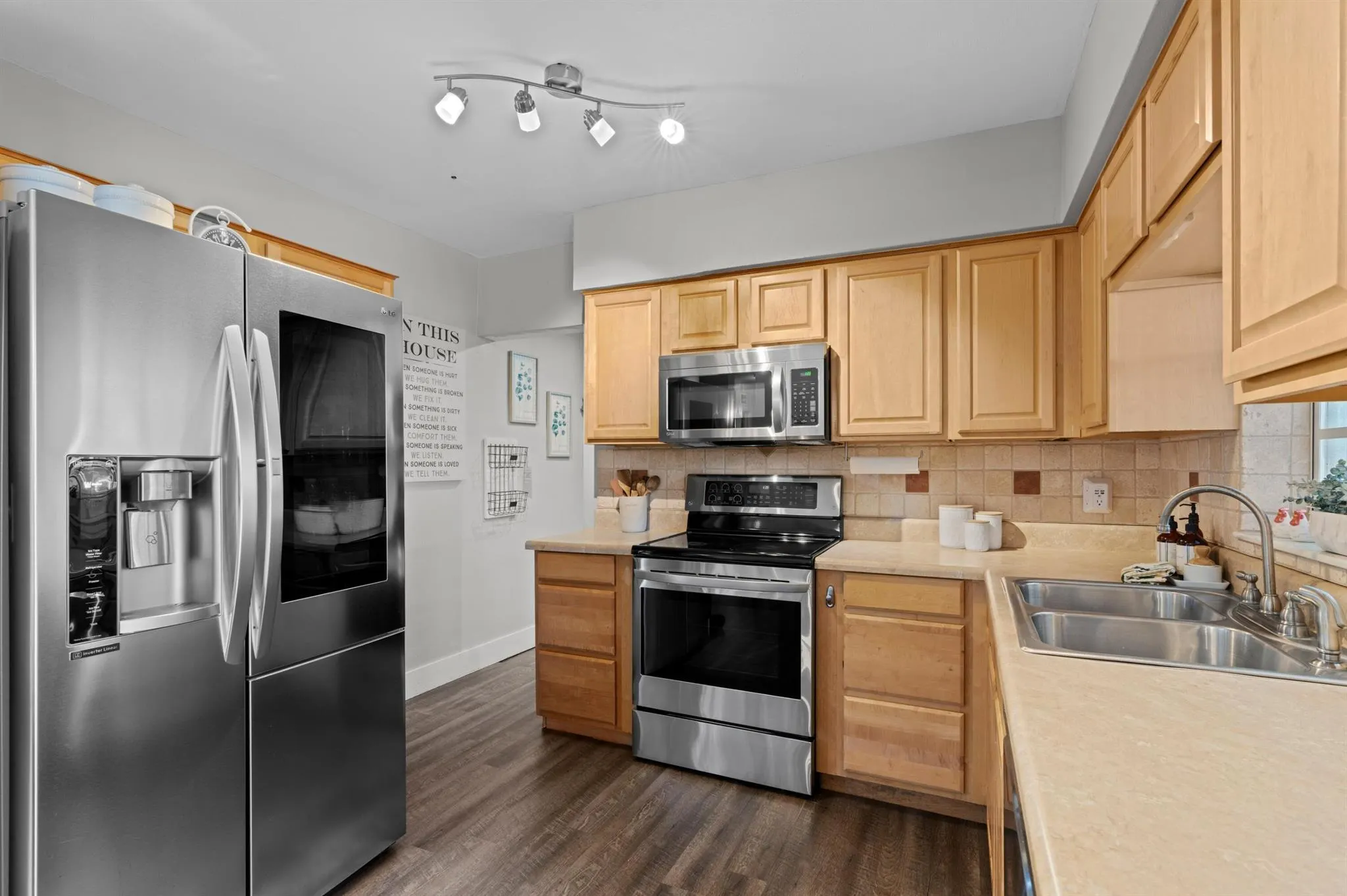 1409 W Ocean Avenue