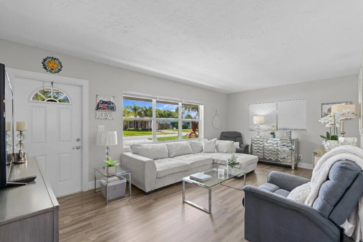 1409 W Ocean Avenue