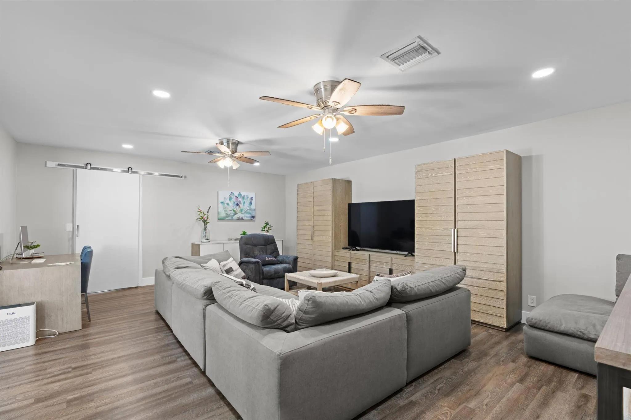 1409 W Ocean Avenue