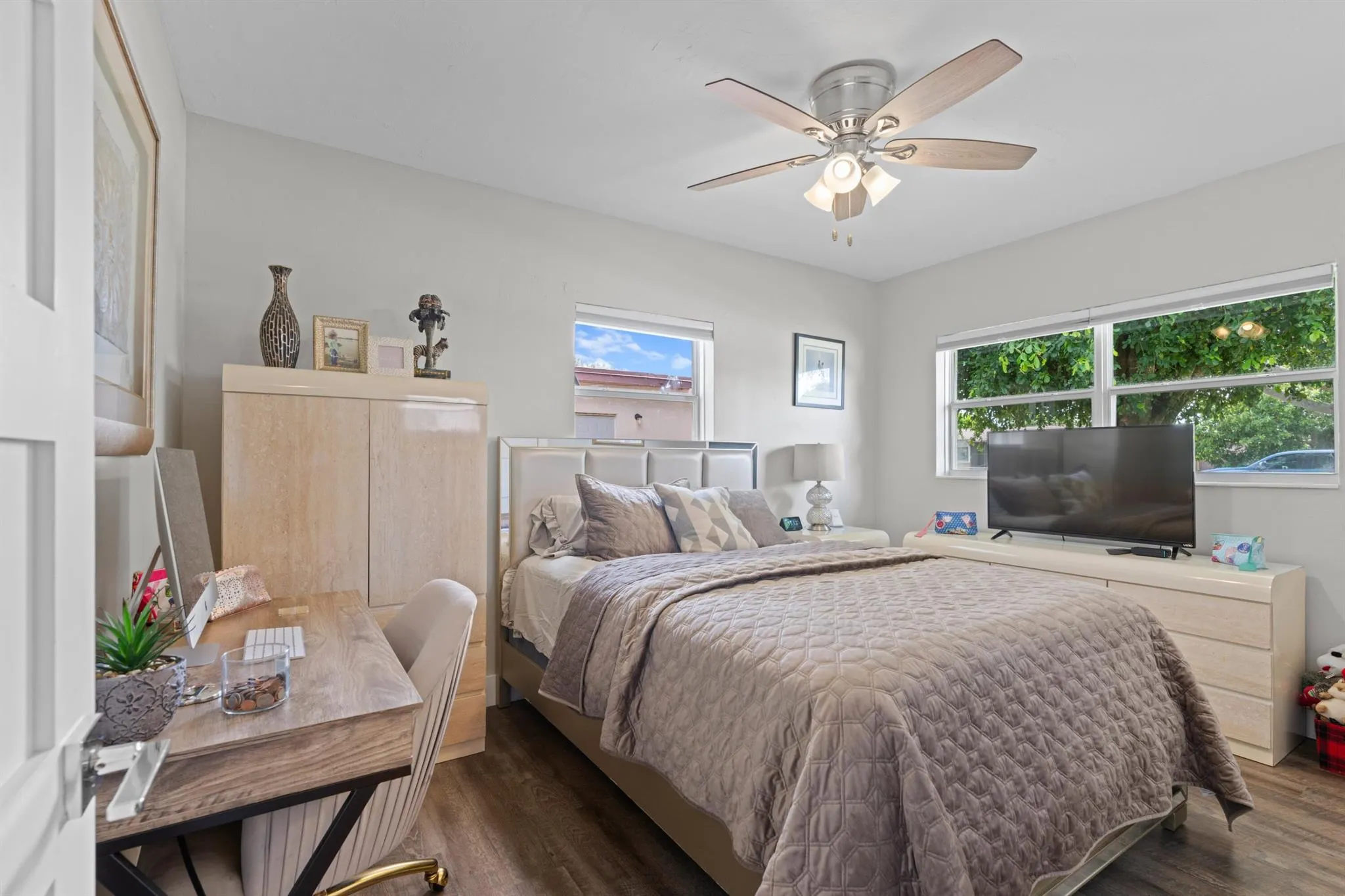 1409 W Ocean Avenue