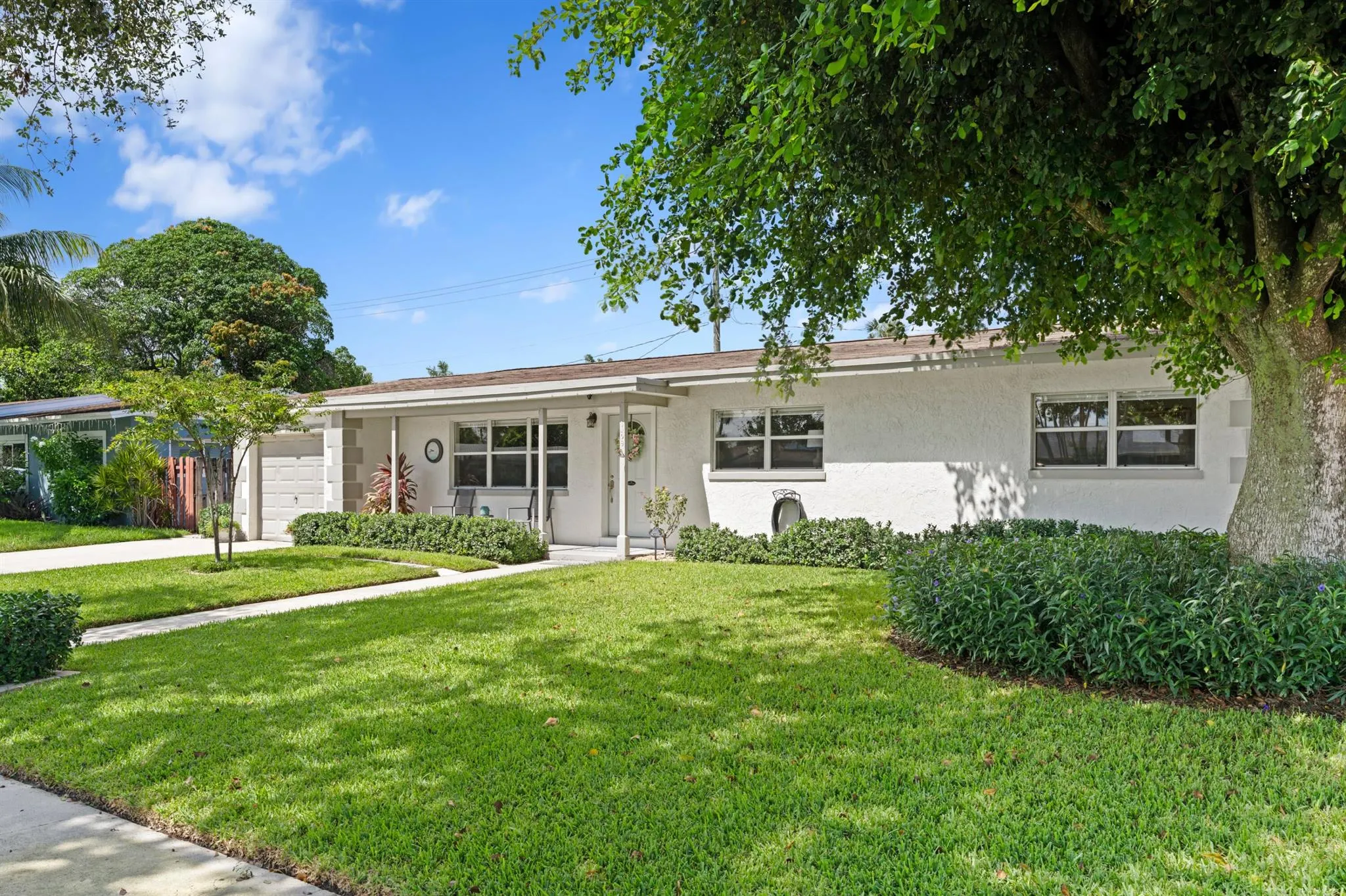 1409 W Ocean Avenue