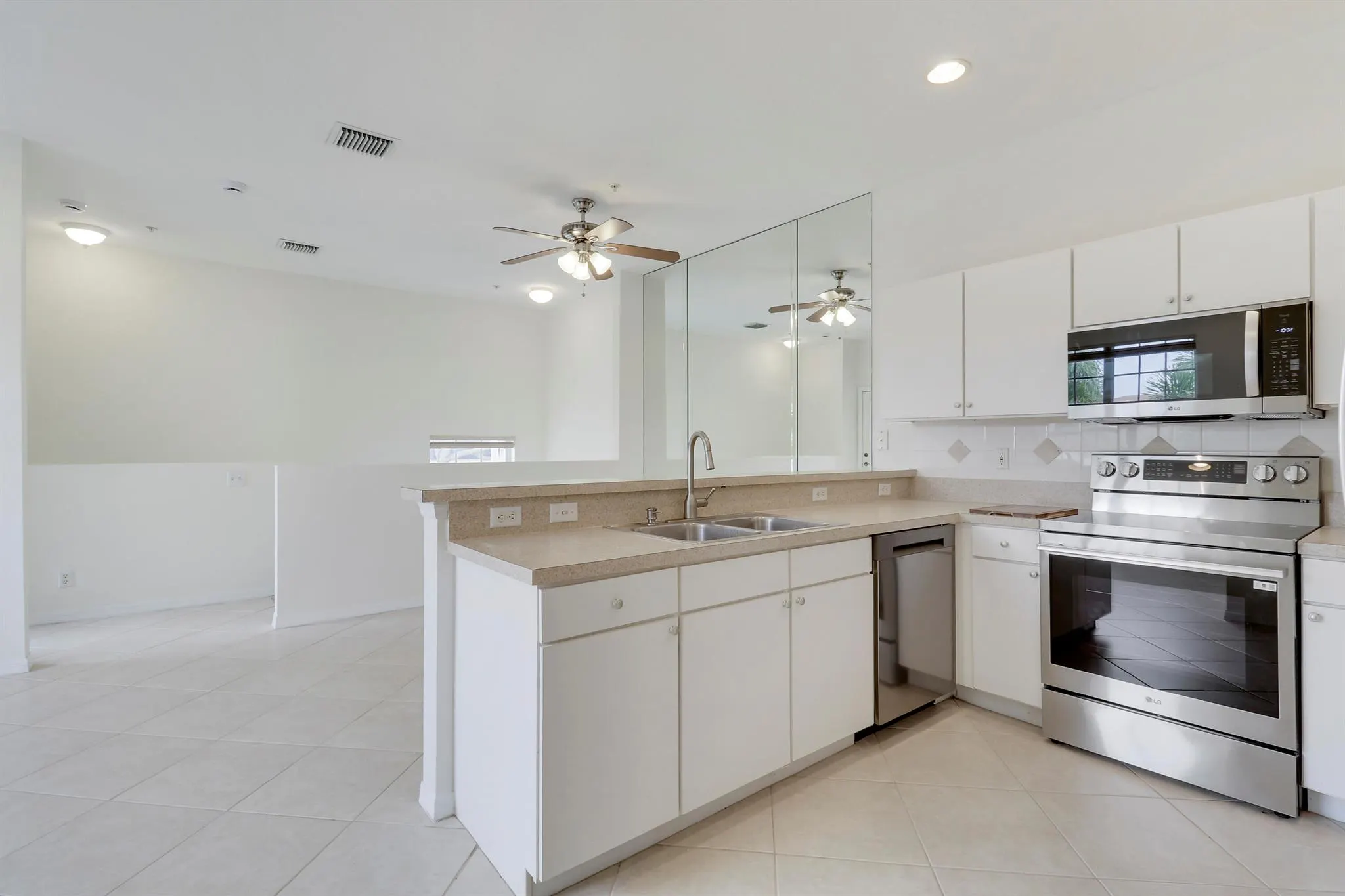 110 Lighthouse Circle, #C