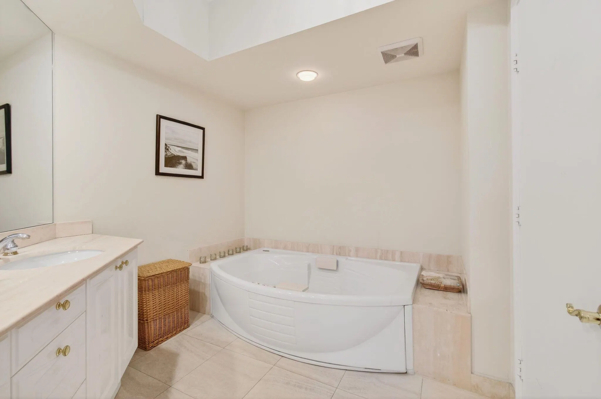 3700 S Ocean Boulevard, #110a